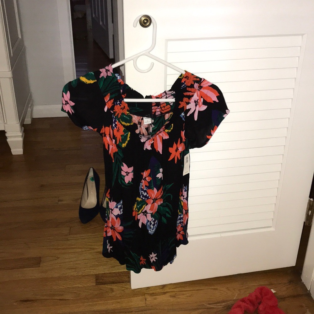 NWT Old Navy off the shoulder shirt